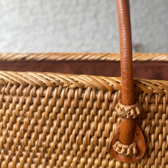 Bosom Buddy Bags “Nantucket “Elegant Black and Brown Woven Tote Bag - Picture 8 of 9